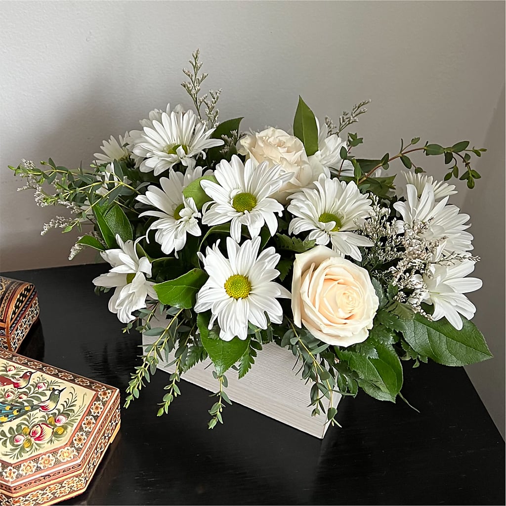 Fresh Linen Box Bouquet – Floral Boutique, Lynnfield MA