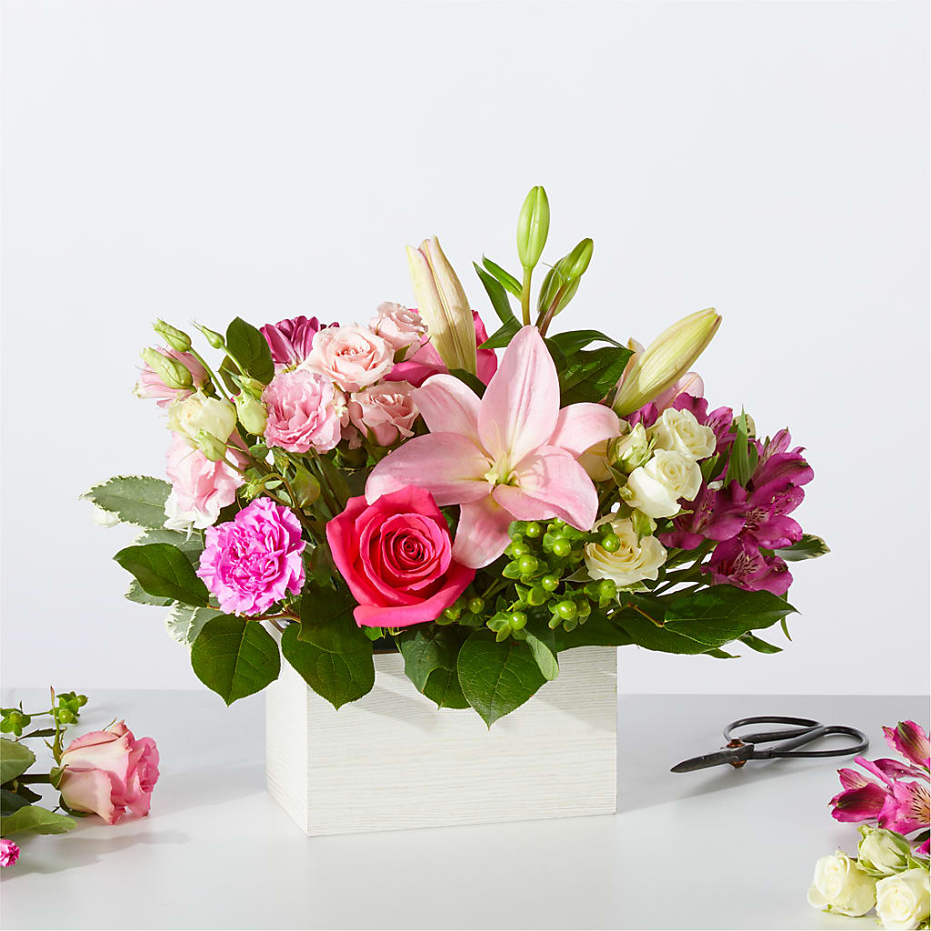 Sweetberry Box – A Florist Original – Floral Boutique, Lynnfield MA