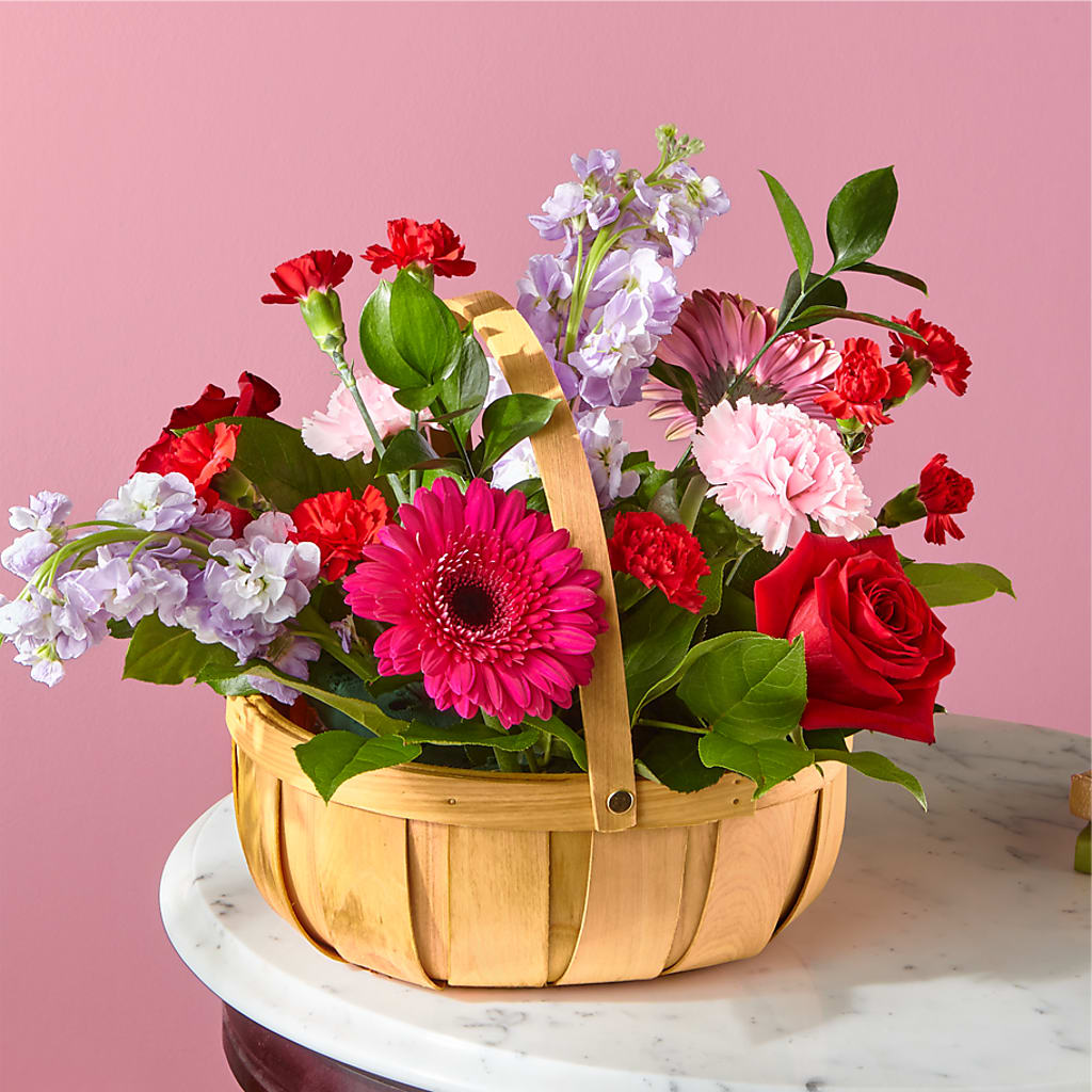 Pink Picnic Basket – Floral Boutique, Lynnfield MA