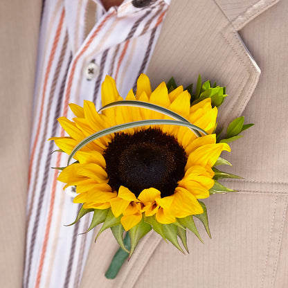 Free Spirit Boutonniere –  Floral Boutique, Lynnfield MA